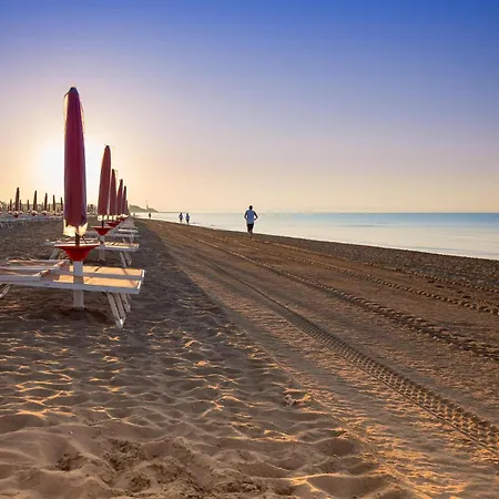 2 Bedroom Gorgeous In Apartment Bibione
