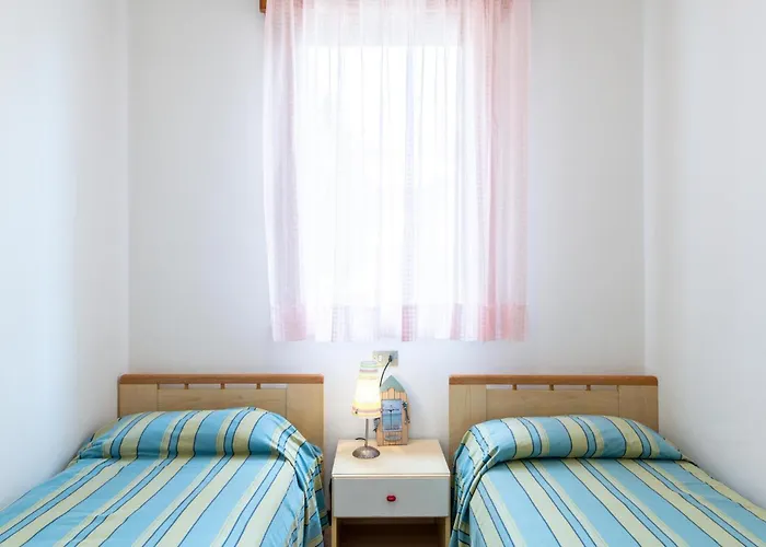 2 Bedroom Gorgeous In Appartement