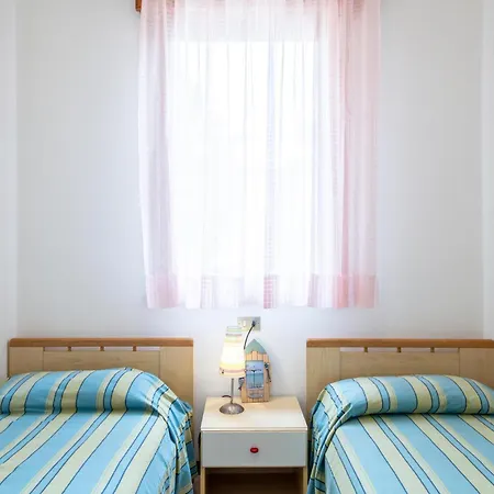 2 Bedroom Gorgeous In דירה